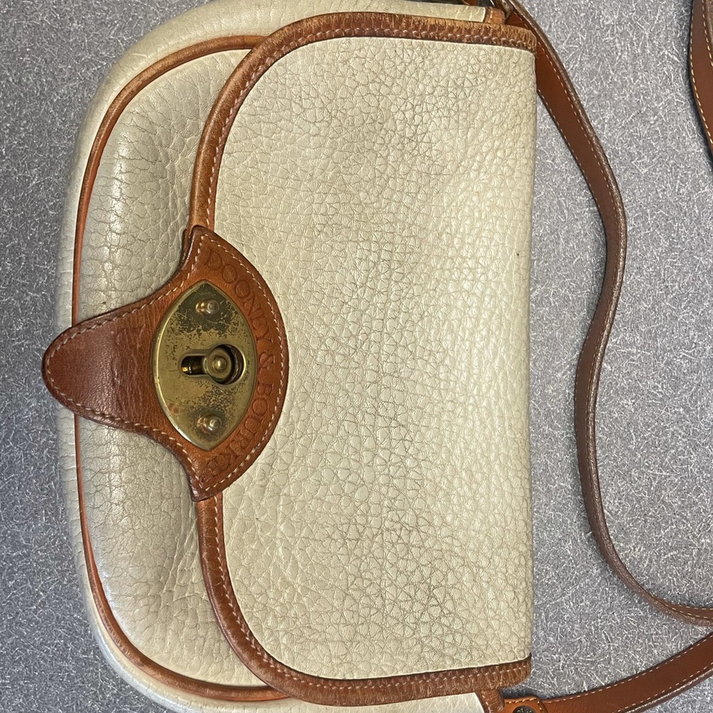 Vintage Dooney Bourke crossbody with strap. - Picture 2 of 5